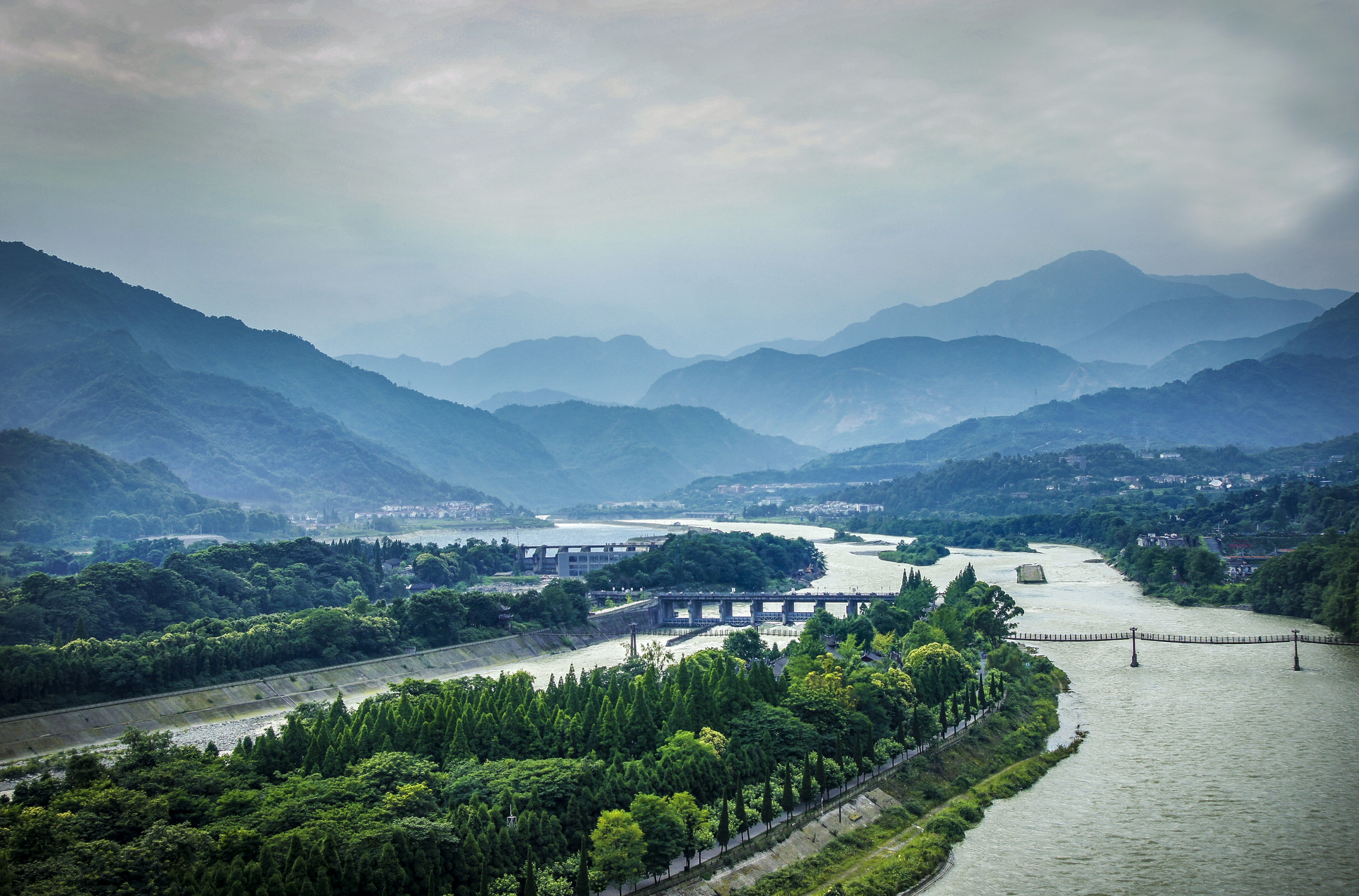 发改委、文旅部：将推进重点地区旅游发展迈上新台阶