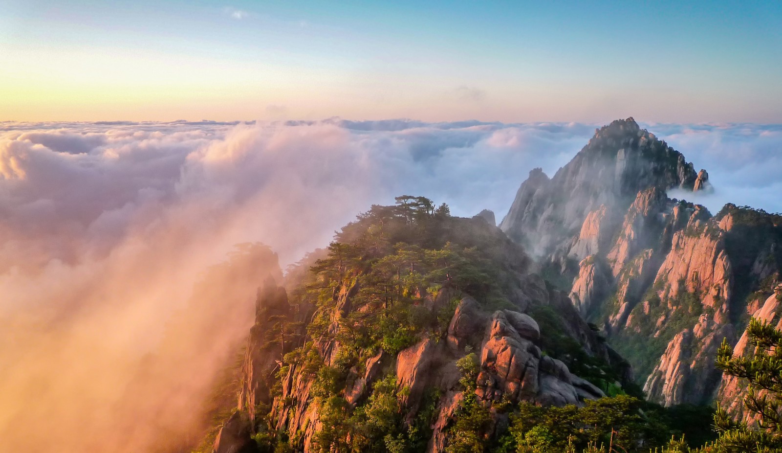 黄山旅游加速复苏 7月游客量同比增长近20%