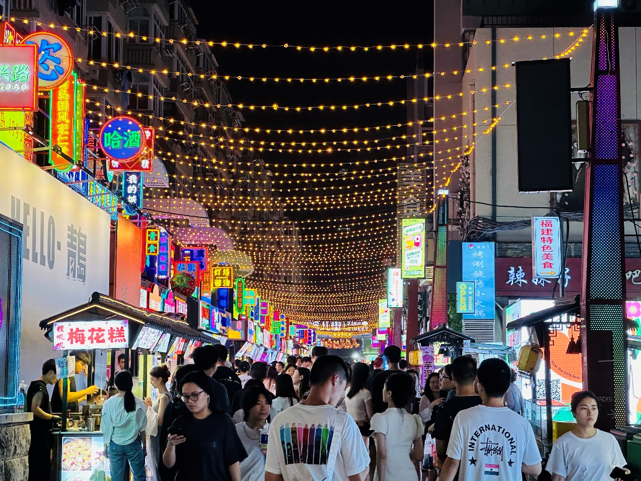 暑期旅游及服务订单：“晚七点”经济引领夜间消费