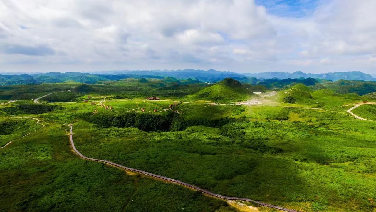 新丝路文旅中期合并亏损减少至2000万港元